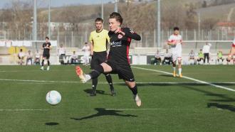 法蘭克福14歲小將首秀引爭(zhēng)議，兩場(chǎng)大勝友誼賽或遭判負(fù)