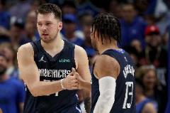 夏普：如果布倫森一直和東契奇同隊(duì)，不會(huì)這么糟糕，他需要自己的球隊(duì)