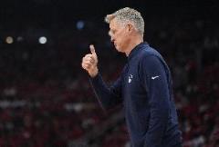 科爾談合同年：愿繼續(xù)執(zhí)教勇士 不愿退休