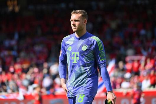 法爾克：熱那亞和利茲聯(lián)正與拜仁門將佩雷茨接觸