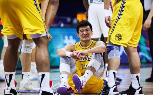 孫銘徽：骨折腳未完全恢復，季后賽后續(xù)比賽將封閉出戰(zhàn)