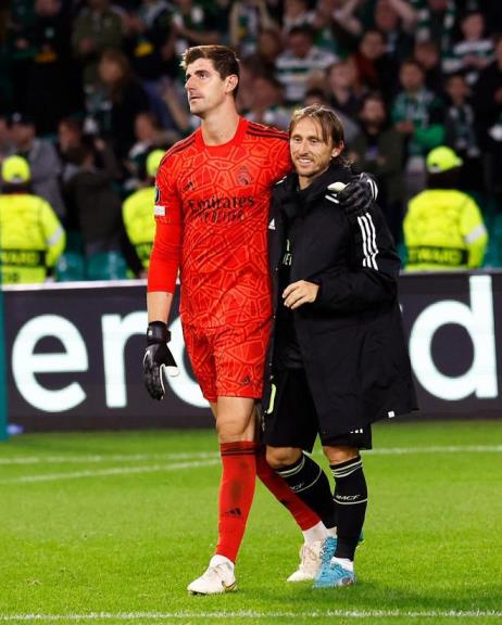 庫(kù)爾圖瓦敬佩魔笛：你是皇馬的傳奇，我為能與你并肩作戰(zhàn)而自豪