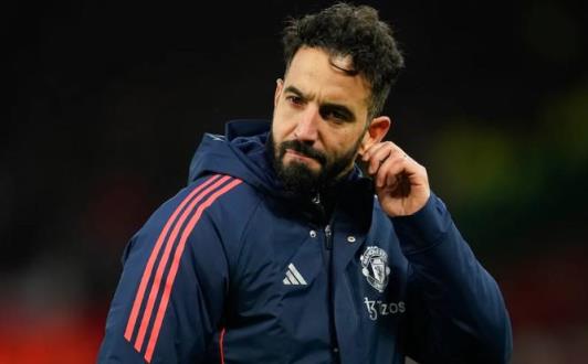 ESPN：阿莫林期待夏窗提升中場(chǎng)速度、力量與運(yùn)動(dòng)能力