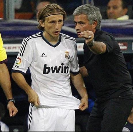 穆里尼奧贊許莫德里奇：你已成馬德里傳奇！