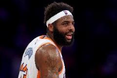 穩(wěn)健！米切爾-羅賓遜半場(chǎng)2中2得4分7板2蓋帽 正負(fù)值+13最高