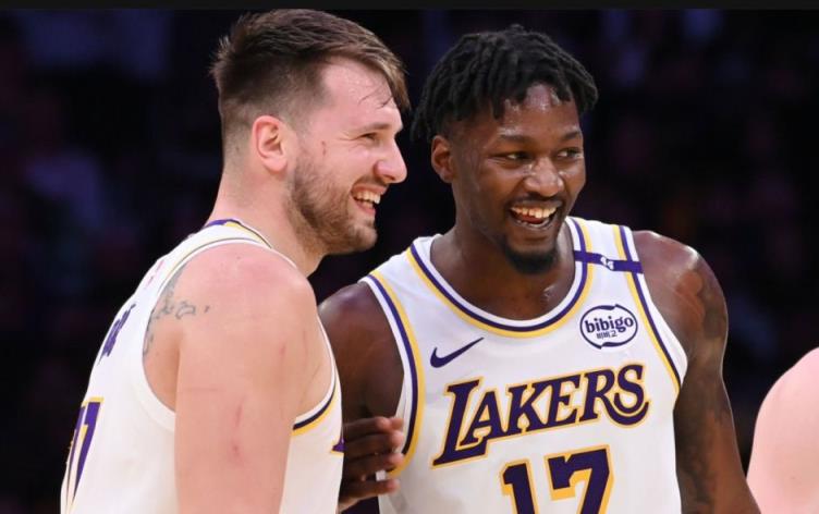 芬尼-史密斯：價值不遜里夫斯，希望留守湖人，名記列內線三大引援目標