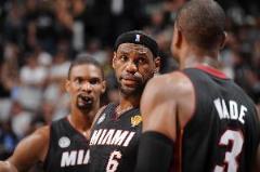 韋德：我和詹姆斯都需持球，波什比小斯和布澤爾更合適