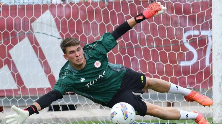 巴黎官方確認(rèn)將與18歲門將雷納托-馬林簽約5年合同，7月1日生效