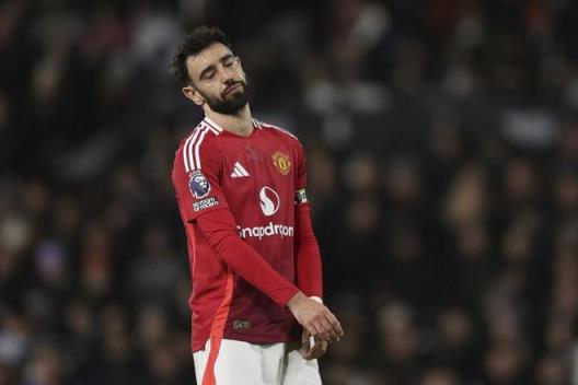 拜仁、巴黎等10隊有意簽下B費(fèi) 曼聯(lián)今夏或被迫出售