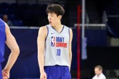 老牌選秀網(wǎng)站更新：楊瀚森40順位被奇才選中，排名較上一期提升4名