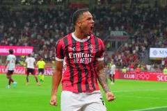 斯基拉：那不勒斯不買斷奧卡福，球員將返回米蘭