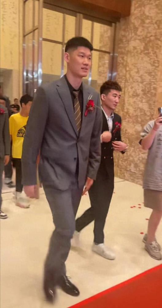 中國(guó)籃協(xié)收回廣廈冠軍獎(jiǎng)杯背后的真實(shí)原因揭秘