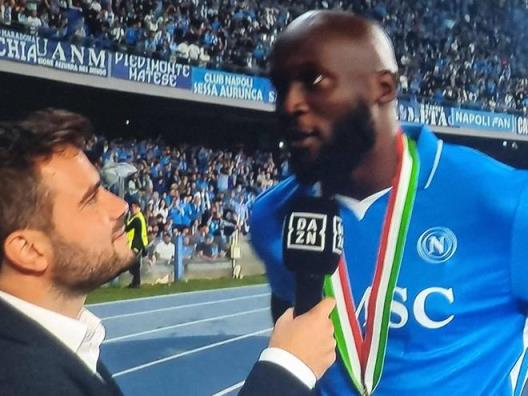 盧卡庫(kù)：主場(chǎng)擊敗國(guó)米后我意識(shí)到我們能奪冠，丁丁我不談?wù)? style=