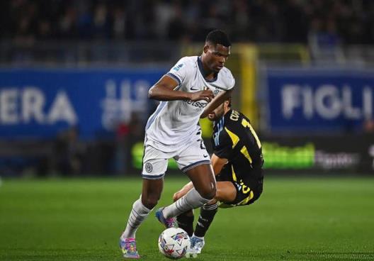 鄧弗里斯祝賀那不勒斯，專注歐冠決賽征程