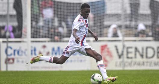 斯基拉：尤文接近簽下17歲里奧-班巴利