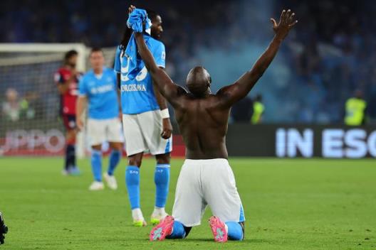 盧卡庫正式加盟那不勒斯，14球11助閃耀意甲