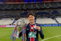 李剛仁法國杯決賽替補觀戰(zhàn)，24歲已助巴黎斬獲6冠沖擊歐冠