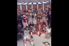 桑德蘭重返英超！球員更衣室激情慶祝視頻曝光