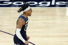 13分鐘砍15分！愛德華茲怒吼：香農(nóng)今晚帶著狠勁要贏回尊重