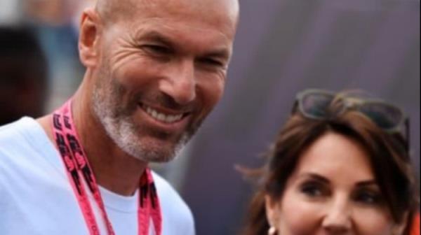 齊達(dá)內(nèi)52歲攜妻現(xiàn)身F1觀賽，胡子斑白仍賦閑未出山