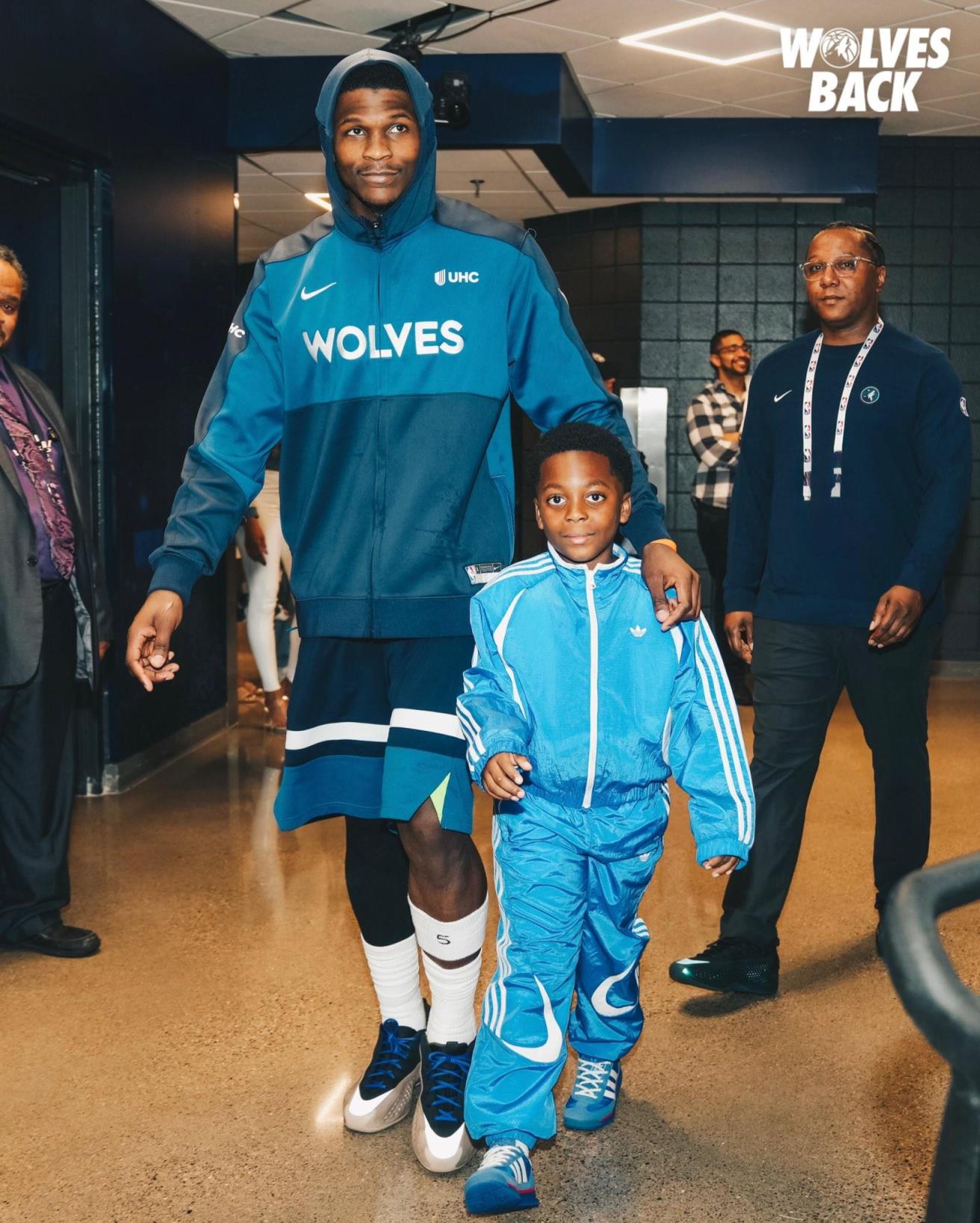 愛德華茲季后賽第15次30+創(chuàng)歷史，僅遜科比與東契奇