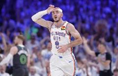 美記：卡魯索被吹后表情惹笑 知道每晚要犯規(guī)812次！