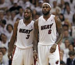 韋德：詹姆斯說拿7個冠軍是玩笑，但大家卻當(dāng)真了