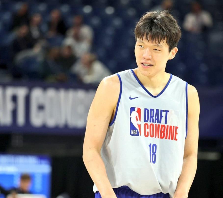 選秀專家王?。簵铄芊襁M入首輪取決于對手退選和自身表現(xiàn)