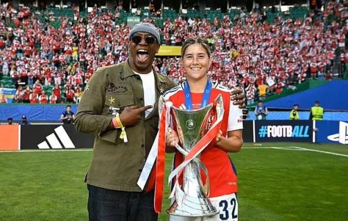 賴特：槍手女足奪冠彌補男足四大皆空的遺憾