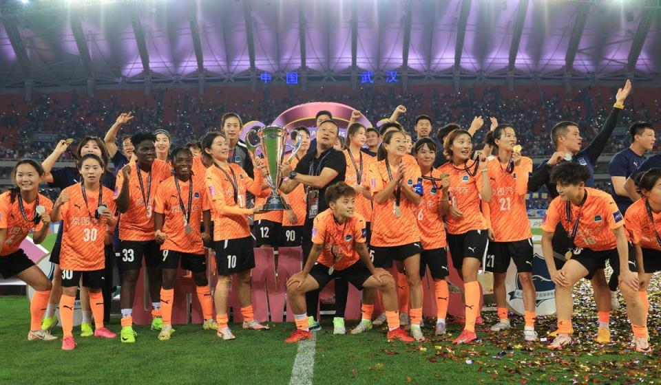 常衛(wèi)魏：自豪將亞冠獎杯留在武漢，感謝球迷助威