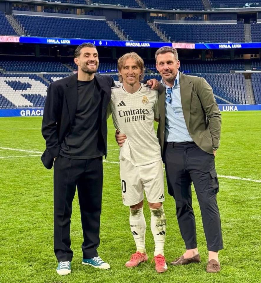 科瓦契奇親臨伯納烏見證莫德里奇皇馬主場告別戰(zhàn)