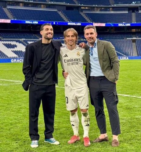 科瓦契奇親臨伯納烏見證莫德里奇皇馬主場告別戰(zhàn)