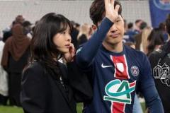 李剛仁攜女友亮相，女友為218億韓元韓國財閥繼承人