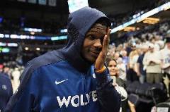 愛德華茲曾認(rèn)為前兩場(chǎng)表現(xiàn)不配進(jìn)最佳陣容