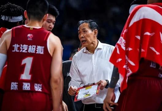 許利民再次公開認(rèn)錯(cuò)，自省能力引關(guān)注，杜鋒是否羞愧？