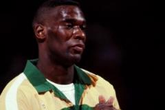 手套：不是不尊重保羅等人，我與坎普才是《空接之城》的始祖