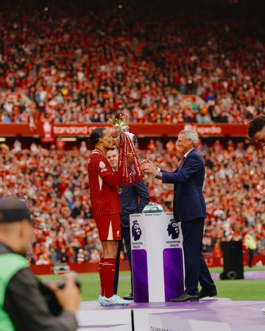 范戴克：這個賽季太不可思議，讓我們一起慶祝！