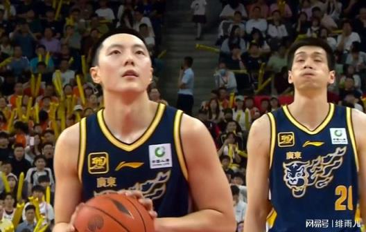 廣東隊新星爆發(fā)！19+12統(tǒng)治賽場，MVP得主獲郭艾倫盛贊