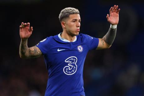 皇馬新援加入，巴黎核心被強(qiáng)挖，高層主動示好，三中場布局成型