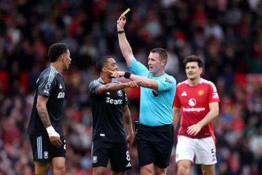 維拉稱將向英超投訴，要求派更經(jīng)驗(yàn)的裁判執(zhí)法比賽