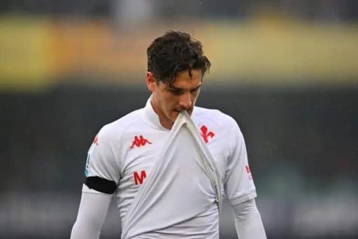 羅馬舊將怒斥老東家預(yù)備隊(duì)更衣室 拳頭連打兩人