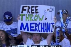 亞歷山大精準“碰瓷”森林狼主場球迷舉牌引發(fā)熱議