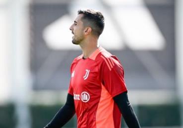 尤文官方：佩林接受右手手指手術(shù)，將缺席八周