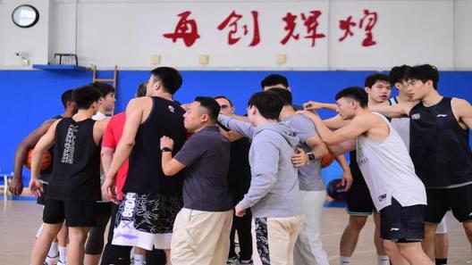 今晚19點！遼寧對陣四川，洛佩斯或調整陣型，2米15遼籃內線或被邊緣化