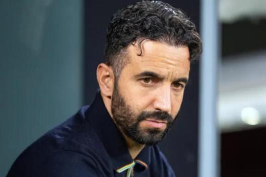 薩頓指出阿莫林需清洗的6名球員，烏加特與齊爾克澤在列