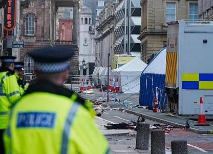 利物浦因奪冠游行撞人事件推遲其他慶?；顒? style=